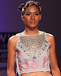 Niharika Pandey Show at WIFW SS 2015