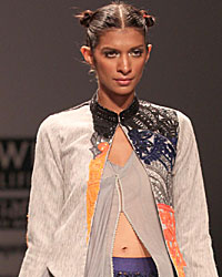 Niket Mishra Show at WIFW SS 2015