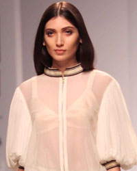 Pallavi Mohan Show at WIFW SS 2015