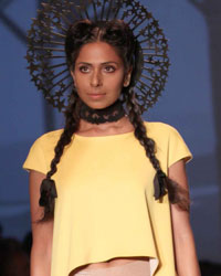 Paras and Shalini Show at Wills India Fashion Week Spring Summer 2015