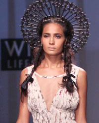 Paras and Shalini Show at WIFW SS 2015