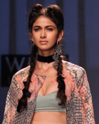 Paras and Shalini Show at WIFW SS 2015