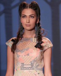 Paras and Shalini Show at WIFW SS 2015