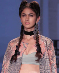 Paras and Shalini Show at WIFW SS 2015