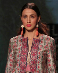 Payal Pratap Show at WIFW SS 2015