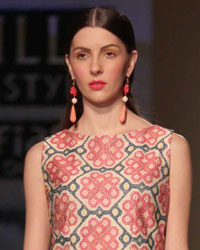 Payal Pratap Show at WIFW SS 2015