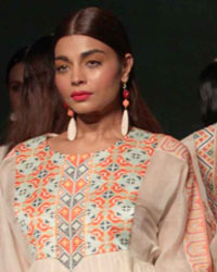 Payal Pratap Show at WIFW SS 2015