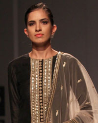 Payal Singhal Show at WIFW SS 2015