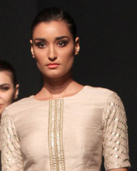 Payal Singhal Show at WIFW SS 2015