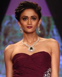 PN Gadgil Jewellers Show at IIJW 2014