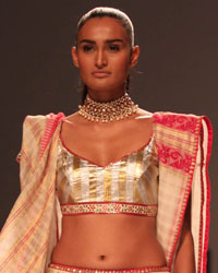 Poonam Dubey Show at Wills India Fashion Week Spring Summer 2015