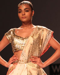 Poonam Dubey Show at WIFW SS 2015