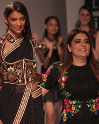 Reynu Taandon Show at WIFW SS 2015