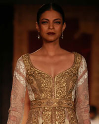 Rimple and Harpreet Narula Show at AIFW 2015