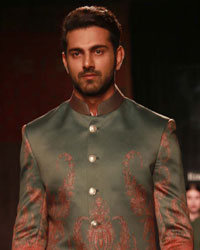 Rimple and Harpreet Narula Show at AIFW 2015