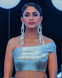 Showstopper Mrunal Thakur