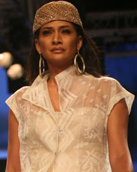 Ritu Kumar Show at LFW 2015