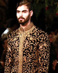 Rohit Bal Show at AIFW 2015