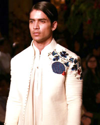 Rohit Bal Show at AIFW 2015