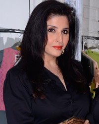 Maheep Kapoor and Fashion designer Seema Khan