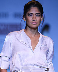 Shweta Kapur Show at WIFW SS 2015