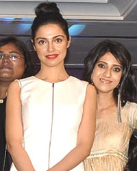 Lesle Lewis and Divya Khosla Kumar