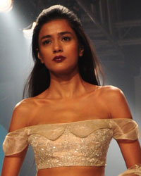 Suhani Pittie and Shela Khan Show at LFW 2014