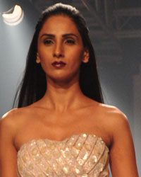 Suhani Pittie and Shela Khan Show at LFW 2014