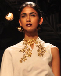 Suhani Pittie and Shela Khan Show at LFW 2014