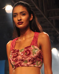 Suhani Pittie and Shela Khan Show at LFW 2014