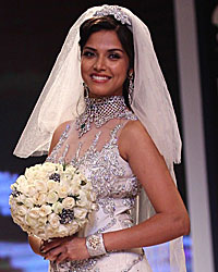 Swarovski Jewellery Show at IIJW 2014