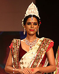 Swarovski Jewellery Show at IIJW 2014