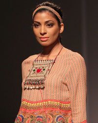 Tanvi Kedia Show at WIFW SS 2015