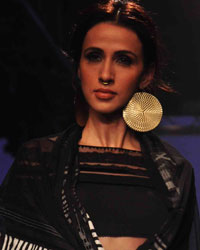 Tarun Tahiliani Show at LFW 2015