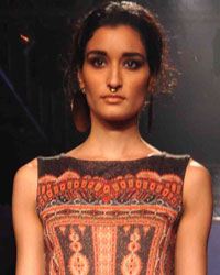 Tarun Tahiliani Show at LFW 2015