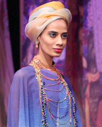 Tarun Tahiliani Show at WIFW SS 2015