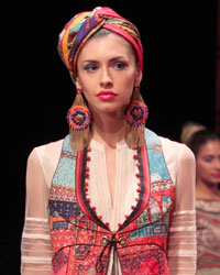 Tarun Tahiliani Show at Wills India Fashion Week Spring Summer 2015