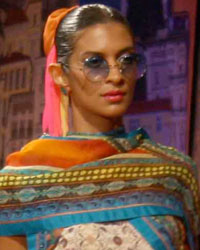 Tarun Tahiliani Show at WIFW SS 2015