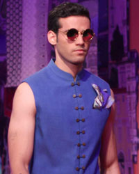 Tarun Tahiliani Show at Wills India Fashion Week Spring Summer 2015