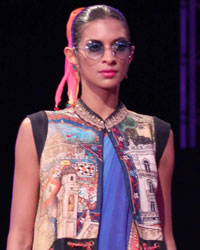 Tarun Tahiliani Show at WIFW SS 2015