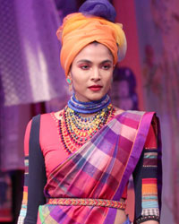 Tarun Tahiliani Show at WIFW SS 2015