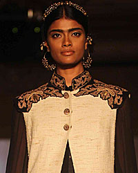 Tarun Tahiliani Show for Sahachari Foundation