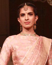 Threads of Banaras Fashion Show