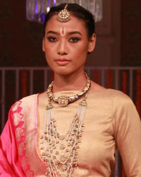 Threads of Banaras Fashion Show