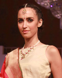 Threads of Banaras Fashion Show