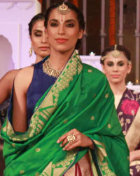 Threads of Banaras Fashion Show