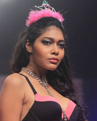 Triumph Lingerie Fashion Show 2015