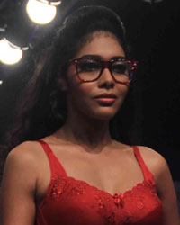 Triumph Lingerie Fashion Show 2015