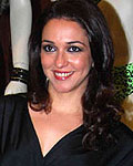 Nauheed Cyrusi