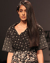 Urvashi Show at WIFW SS 2015